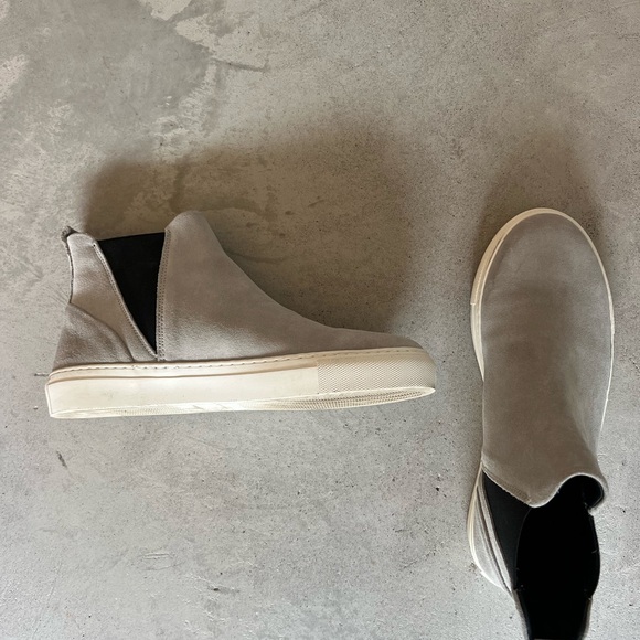 Grey Suede booties - Picture 3 of 3